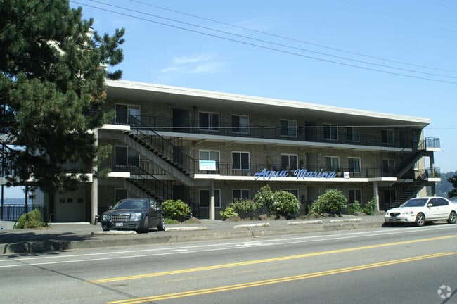 Primary Photo - Aqua Marina Apartments & Moorage
