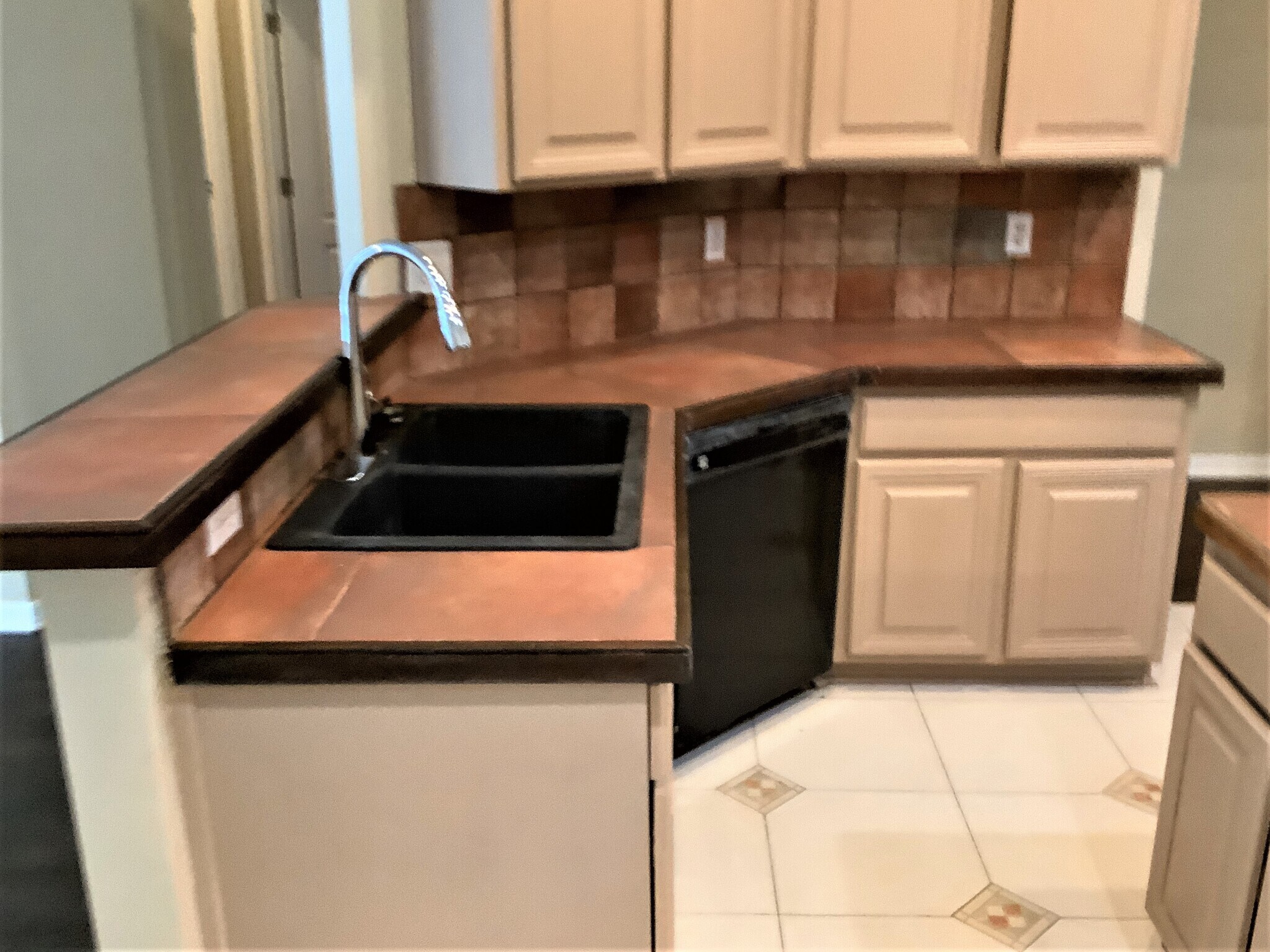 Building Photo - 181 Johns Glen Dr