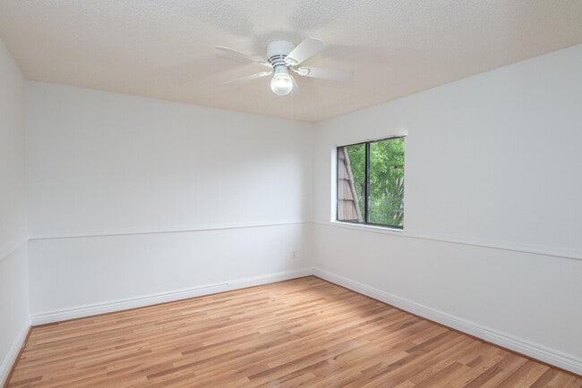 Building Photo - 4135 Palm Bay Cir