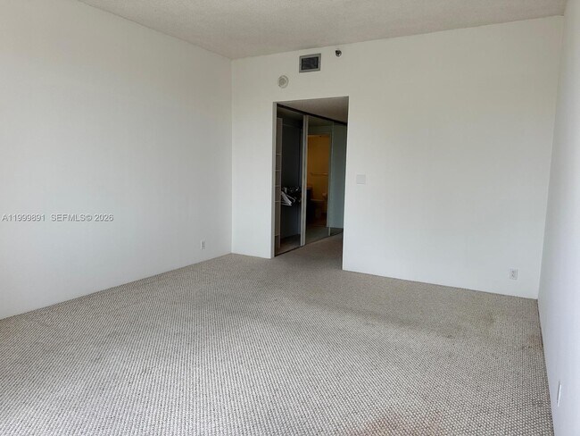 Building Photo - 201 Crandon Blvd