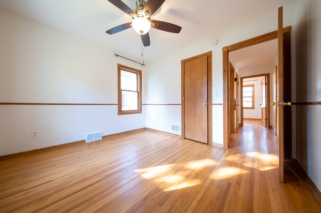 Building Photo - 3950 Hubbard Ave N