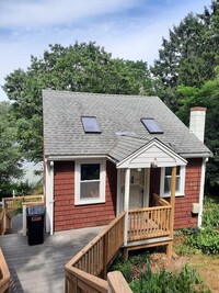 Building Photo - 179 Little Sandy Pond Rd