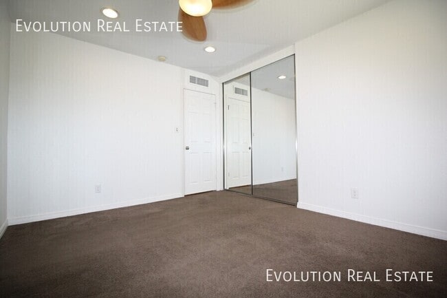 Building Photo - 7448 E Coronado Rd