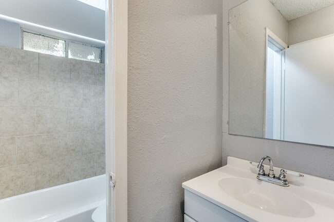 Building Photo - 510 Frazier St