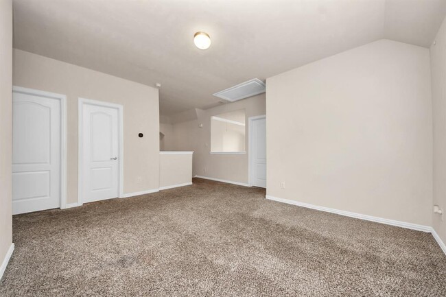 Building Photo - 122 Persimmon Dr