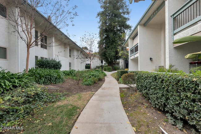 Building Photo - 4642 Park Granada Park