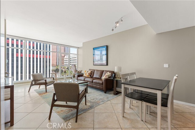 Building Photo - 400 W Ocean Blvd