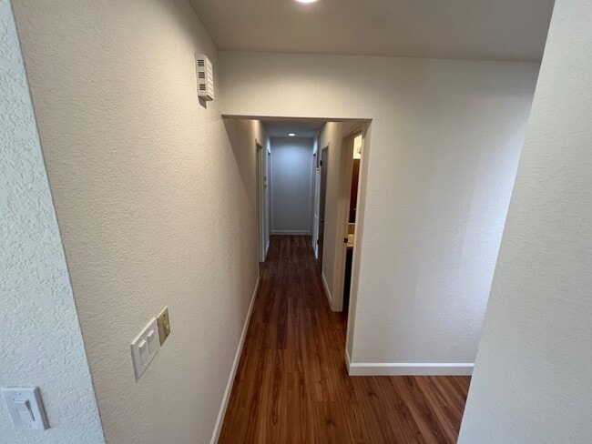 Building Photo - 8654 Thelen Ct