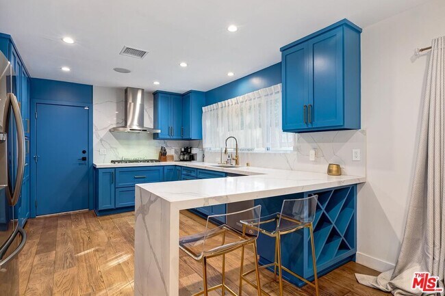 Building Photo - 3350 Coy Dr