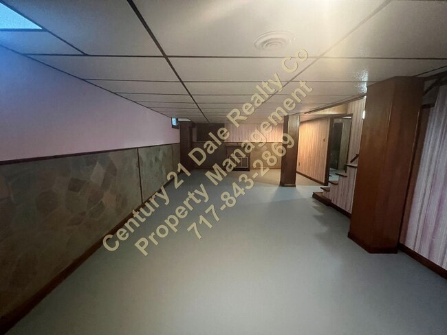 Building Photo - 2 BR Rancher in York Suburban Schools with a flat yard