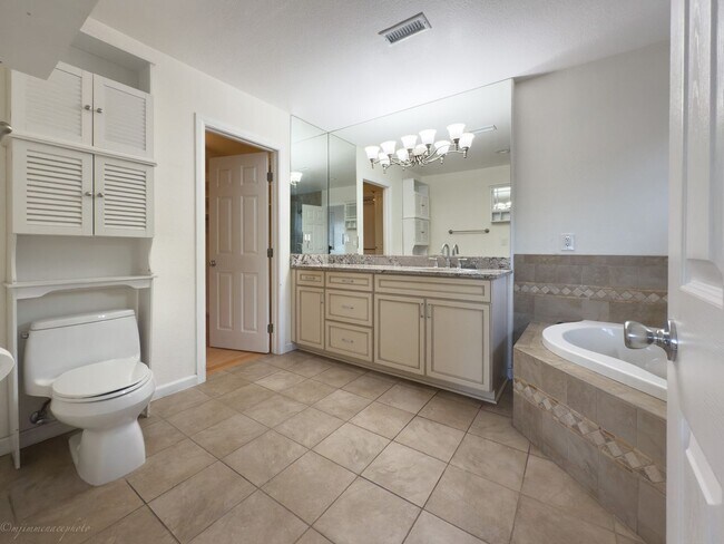 Building Photo - Beautiful 4 Bedroom, 3 Bath Home in Lemon ...