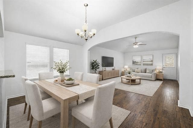 Building Photo - 10844 Live Oak Creek Dr