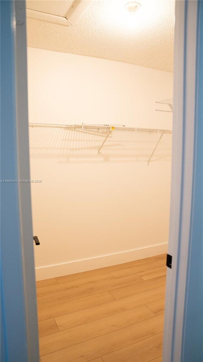 Building Photo - 9023 SW 113th Pl Cir W