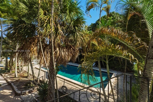 Building Photo - 645 NE 77th St