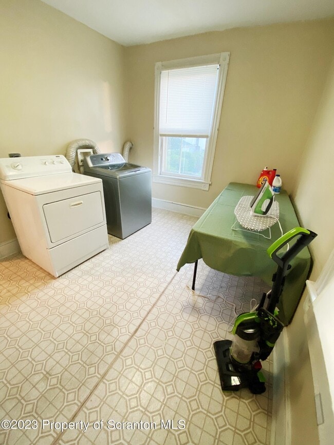 Building Photo - 1111 Bryn Mawr St