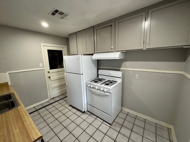 Building Photo - Spacious Waco Property