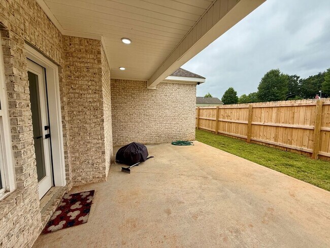Building Photo - 219 Overcup Dr