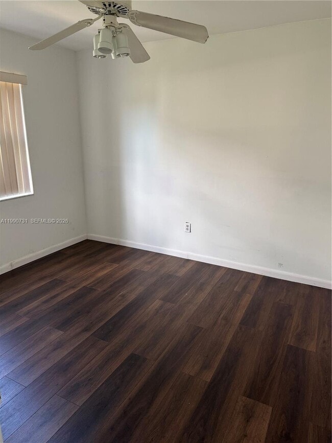 Building Photo - 860 NE 207th Terrace