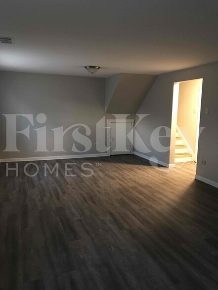 Building Photo - 13329 S Mackinaw Ave