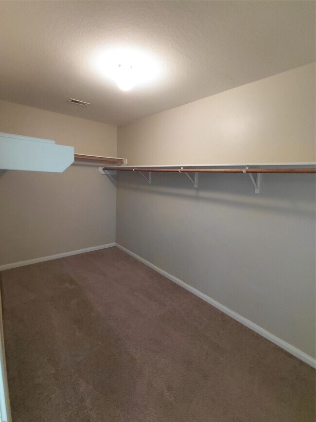 Building Photo - 8902 Stagewood Dr