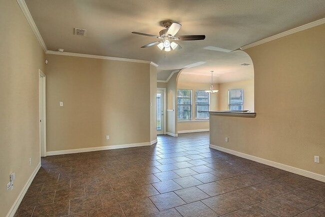 Building Photo - 6824 Fox Tail Dr