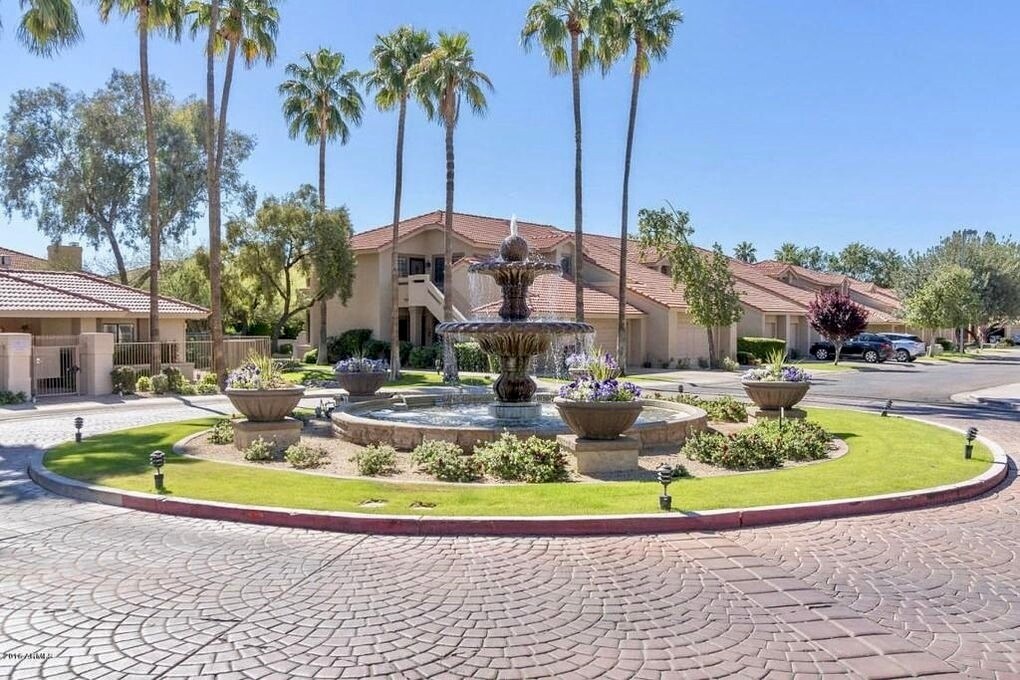 Entrance to Community - 11515 N 91st St