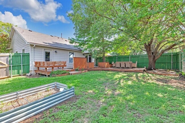 Building Photo - 112 Prairie Springs Loop
