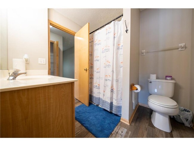 Building Photo - Spacious *3Bed*2Bath townhome Cottage Grove Available Sept 1.