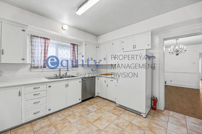 Building Photo - 4893 S Wasatch St