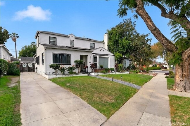 Building Photo - 3907 Edgehill Dr