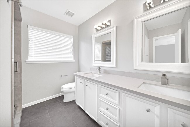 Building Photo - 2239 Kinbrook Dr