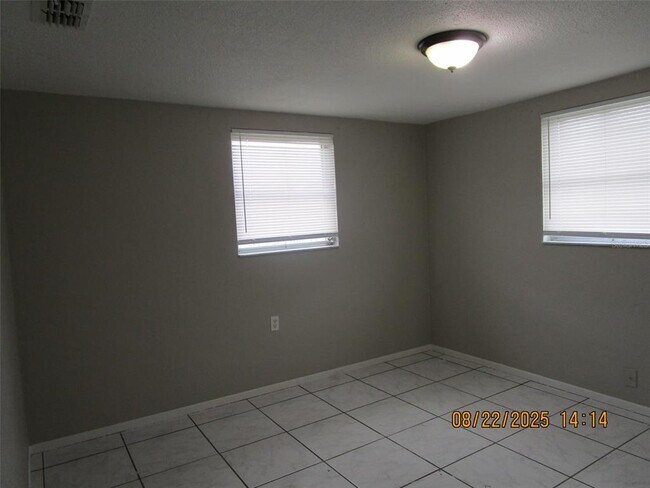 Building Photo - 1155 Royalwood Dr