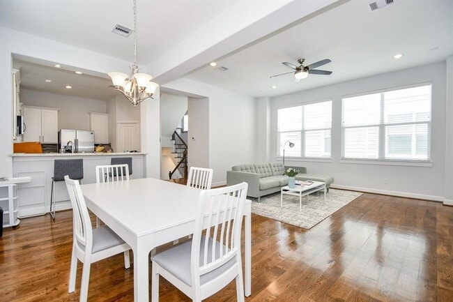 Building Photo - 703 Link Rd