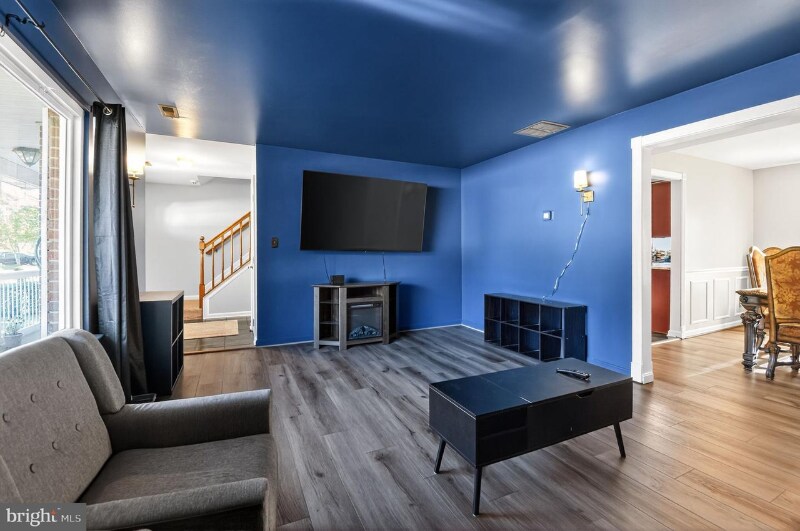 Building Photo - 22040 Caravel Ct