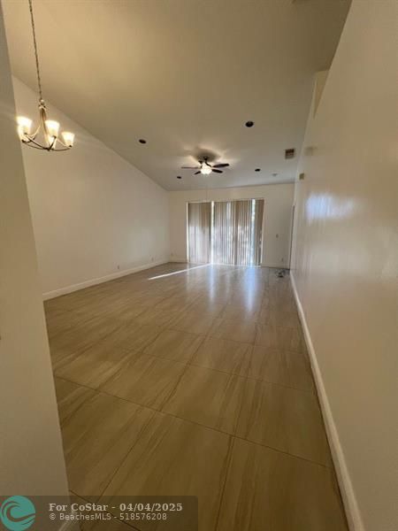 Building Photo - 2470 Aragon Blvd