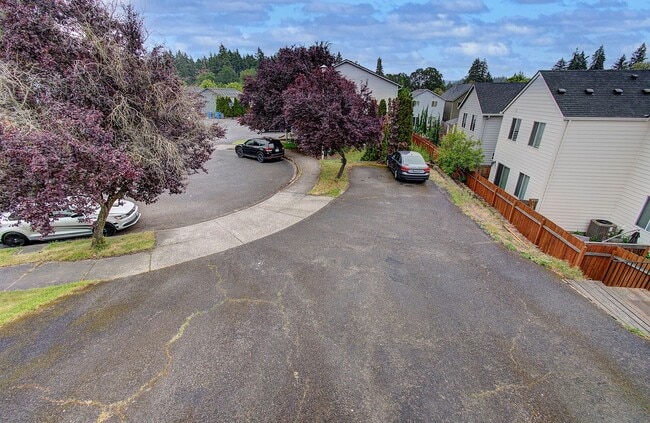 Building Photo - Spacious 3bd 2.5ba Unit in 4Plex - Avail. Now!