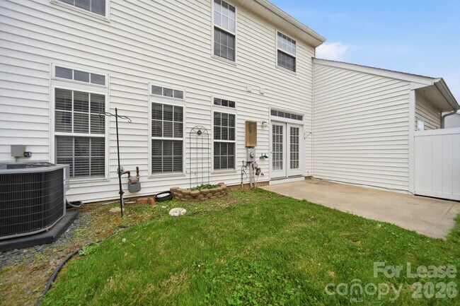 Building Photo - 514 Turning Leaf Way