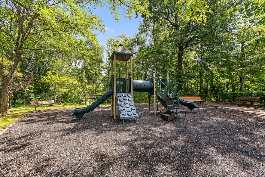 Playground - 2504 Cortland Ln