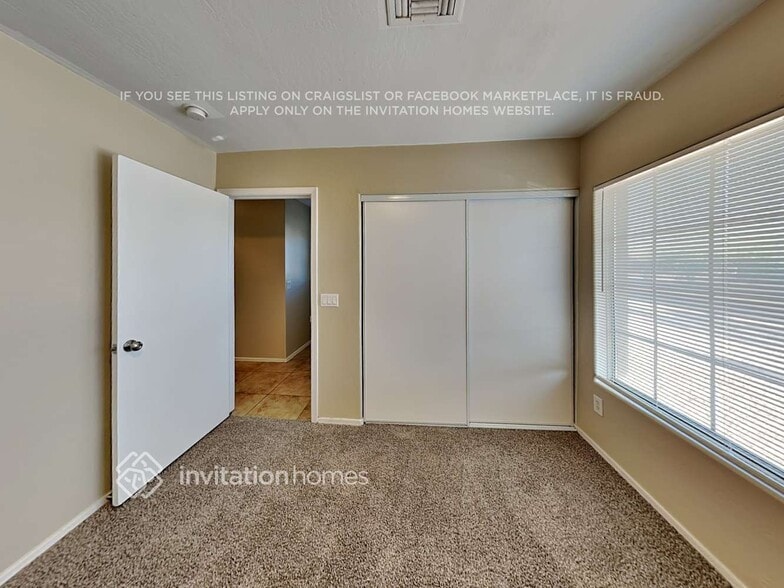 Building Photo - 3735 W Sunland Ave