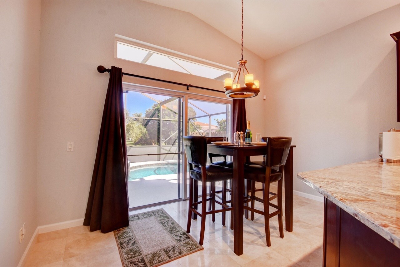 Building Photo - 7076 Middlebury Dr