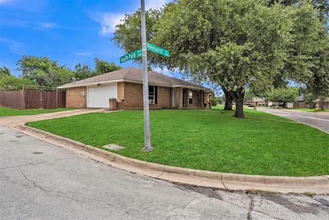 Building Photo - 6801 Penhurst Dr