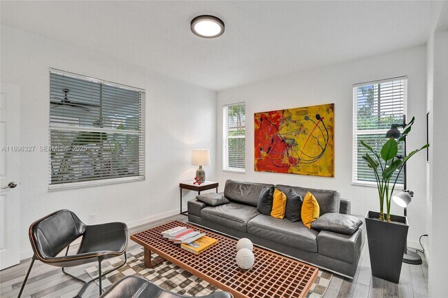 Building Photo - 1725 Winterberry Ln