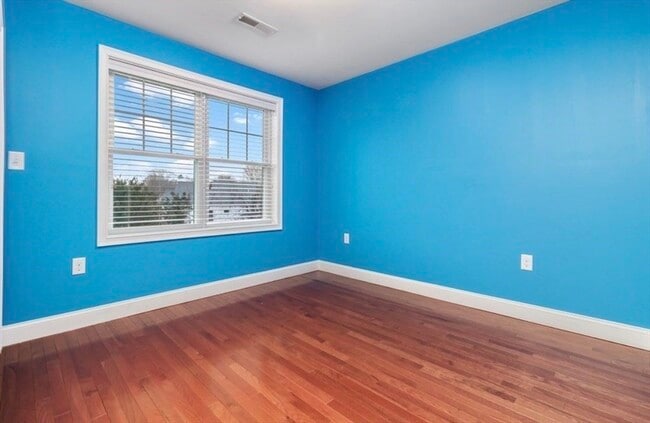 Building Photo - 38 Webster St