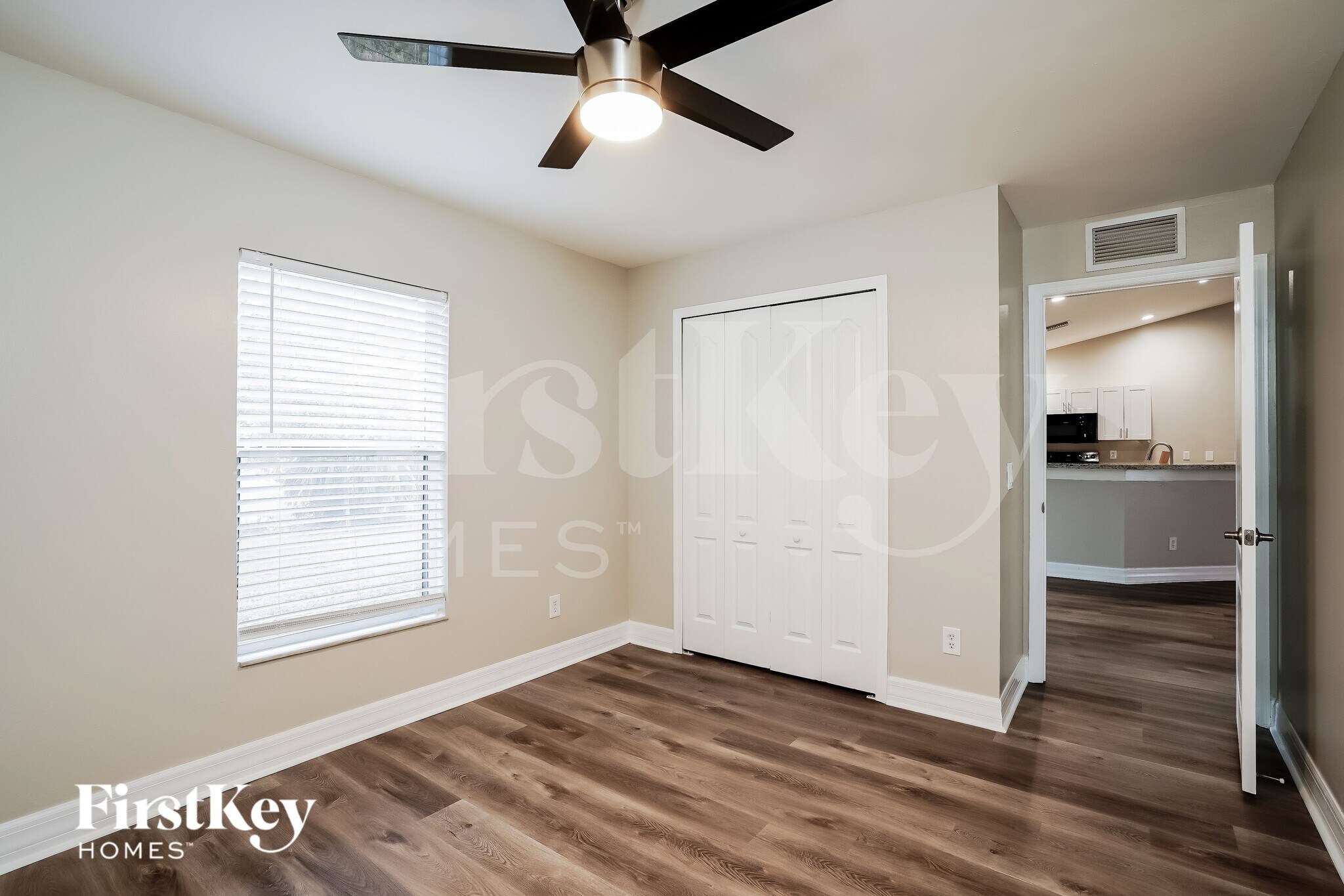 Building Photo - 629 NE Juanita Ct
