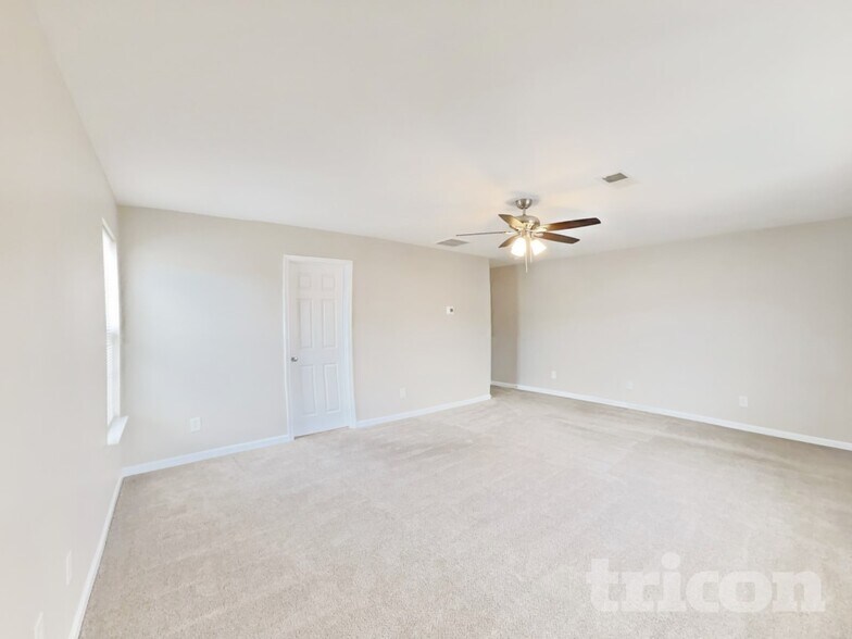 Building Photo - 4493 Paula Dr