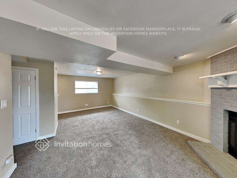 Building Photo - 18773 E Napa Dr