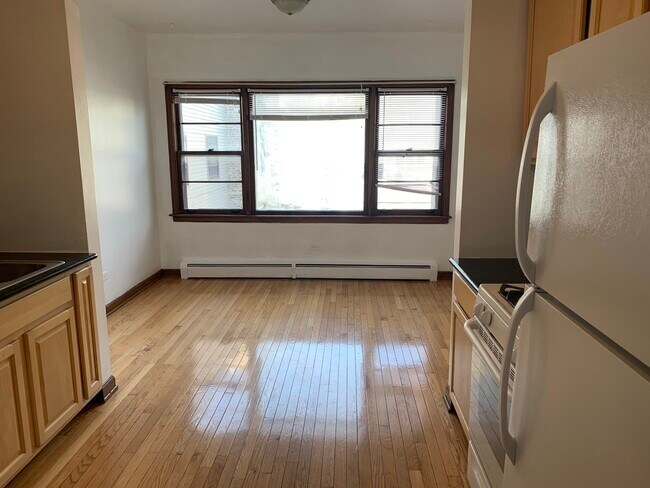 Building Photo - 4208 N Leavitt St