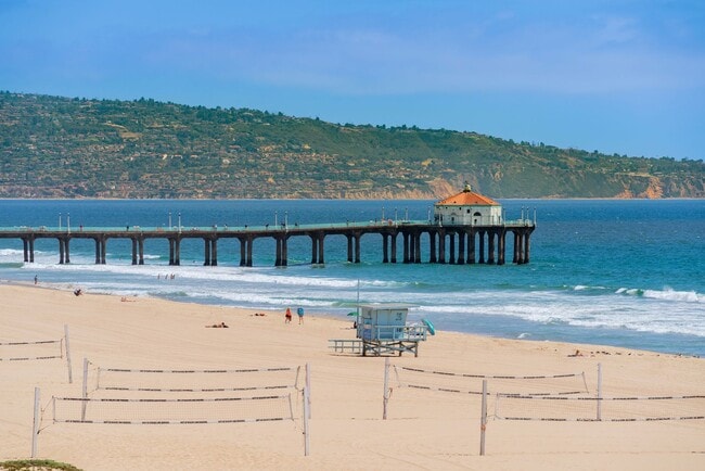 Building Photo - Luxury Living in Manhattan Beach