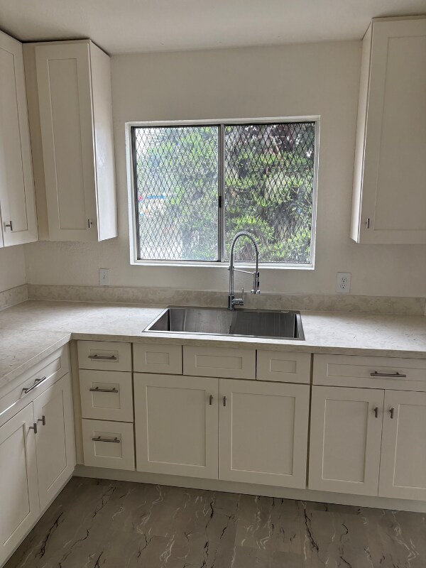 Building Photo - 9605 S Avalon Blvd