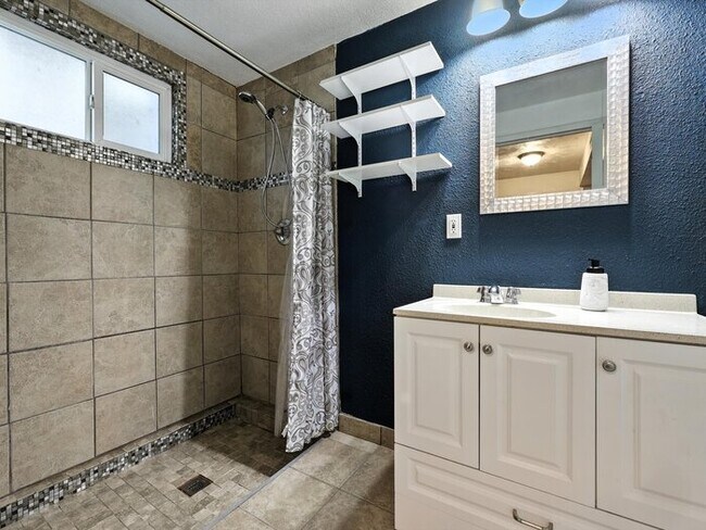 Building Photo - 4750 Wilde Dr